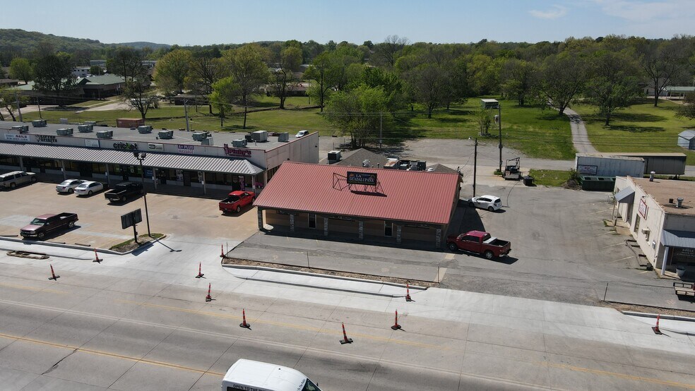 More Photos Of 1310 S Muskogee Ave, Tahlequah Restaurant For Sale