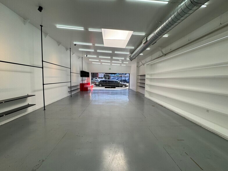 More Photos Of 455 N Fairfax Ave, Los Angeles Storefront For Lease