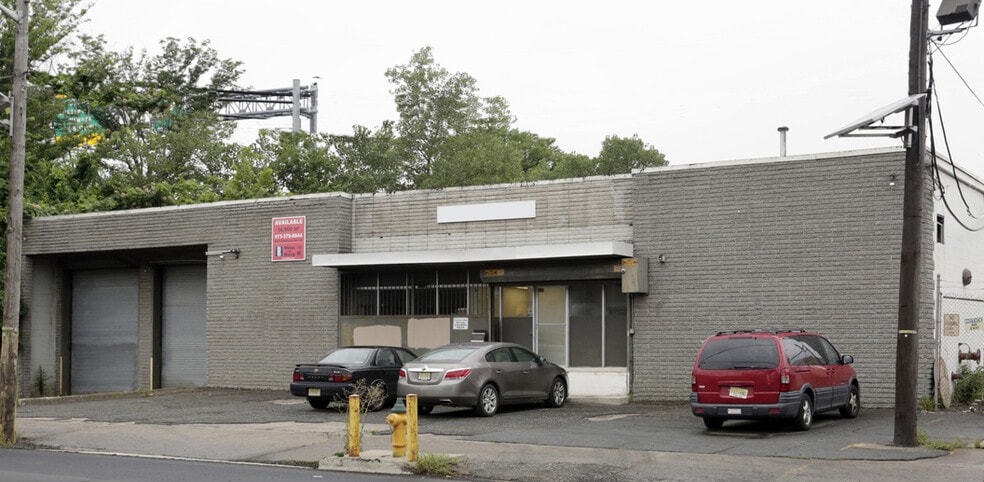 Primary Photo Of 331 Frelinghuysen Ave, Newark Warehouse For Sale