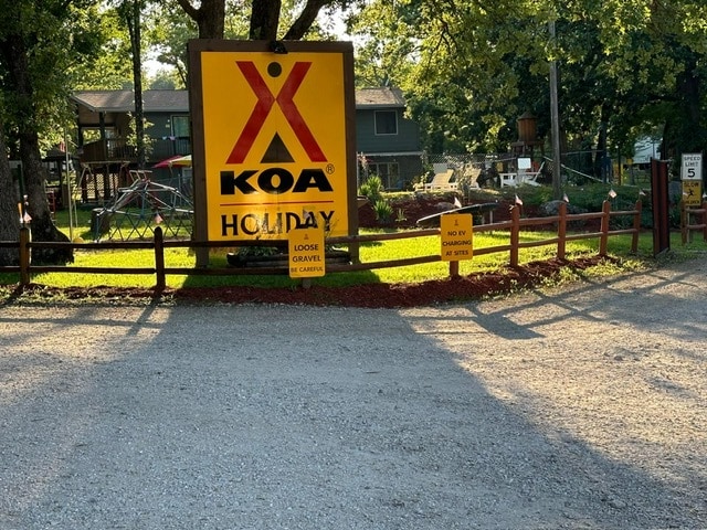 Primary Photo Of 4171 E US Highway 54, Linn Creek Trailer Camper Park For Sale