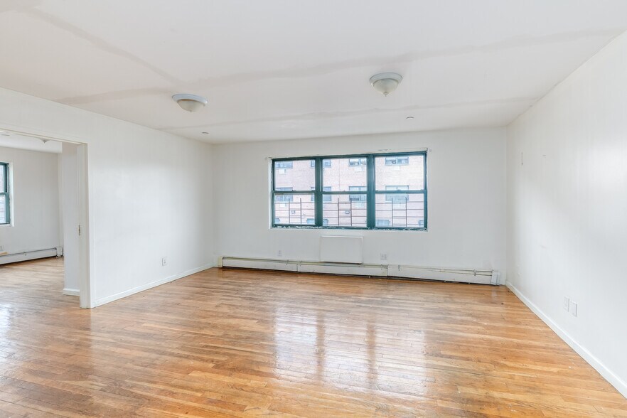 More Photos Of 311 Beach 53rd St, Far Rockaway Apartments For Sale