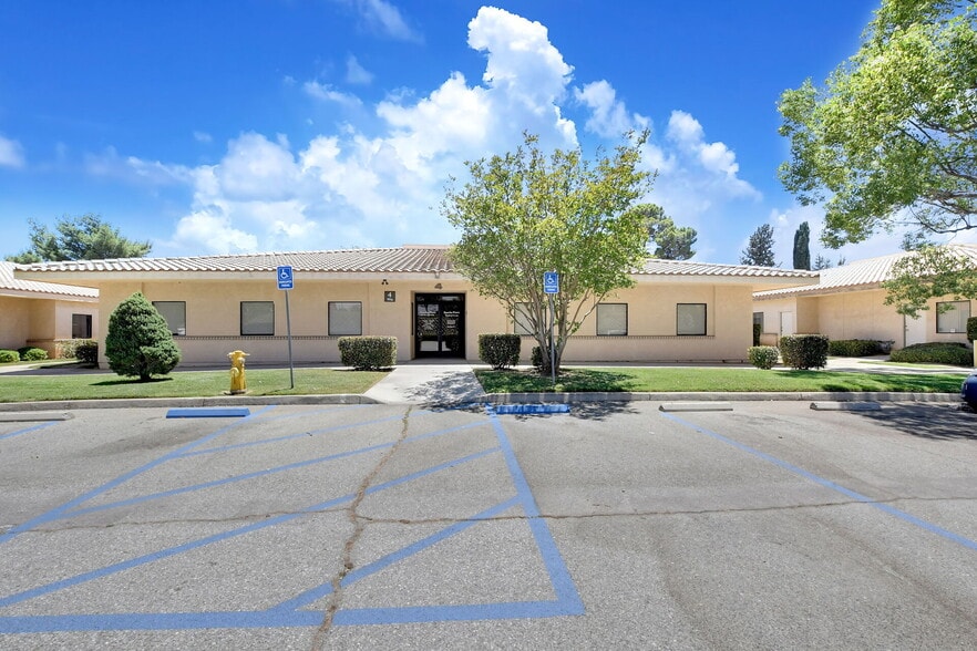 More Photos Of 264 N Highland Springs Ave, Banning Medical For Sale