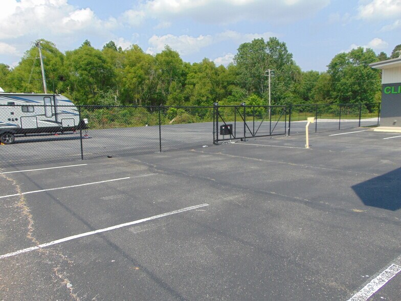 More Photos Of 1884 George Wallace Hwy, Tuscumbia General Retail For Sale