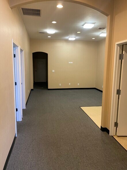 More Photos Of 3544 N Romero Rd, Tucson Warehouse For Lease