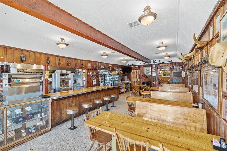 More Photos Of 110 W Bailey St, Ponder Restaurant For Sale