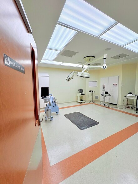 More Photos Of 1040 Morningside Dr, Perry Medical For Lease