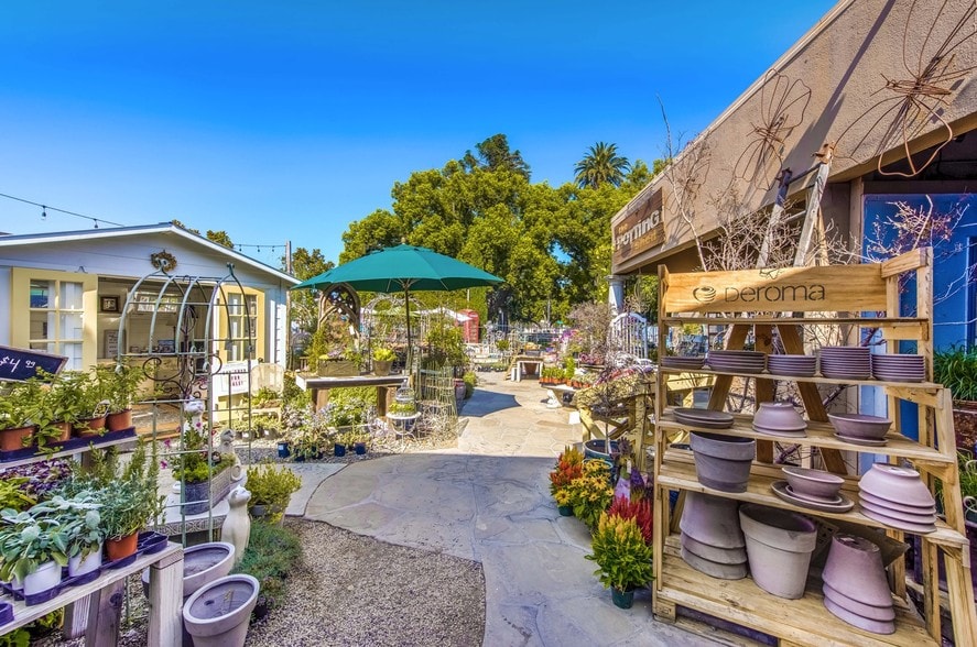 More Photos Of 401 W Chapman Ave, Orange General Retail For Sale