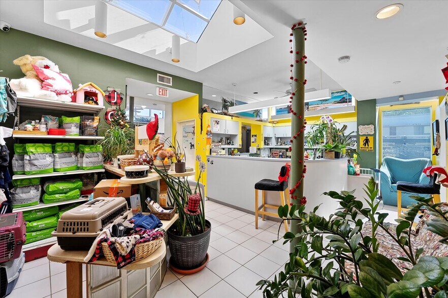 More Photos Of 609 NE 127th St, North Miami Freestanding For Sale