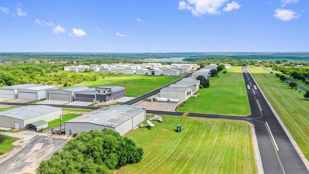 More Photos Of 101 Piper Ln, Spicewood Flex For Lease