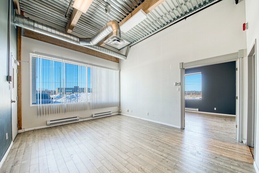 More Photos Of 1400-1460 Boul De L'innovation, Bromont Industrial For Sale