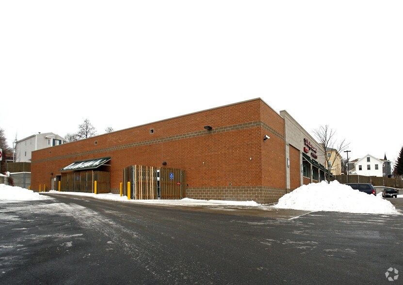 More Photos Of 220 Grafton St, Worcester Drugstore For Lease