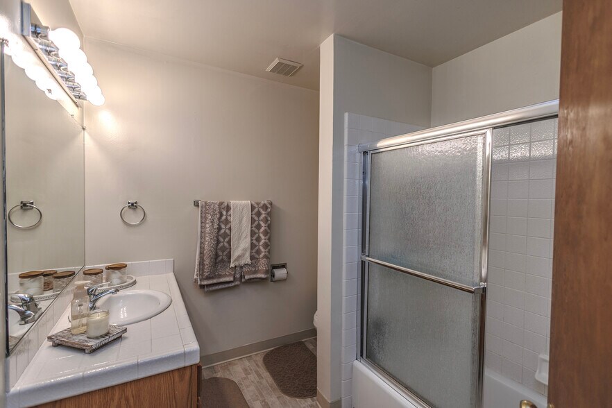 More Photos Of 510 Avenue Alhambra, Half Moon Bay Apartments For Sale