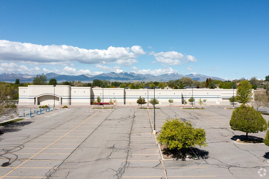 More Photos Of 7000 S Redwood Rd, West Jordan Unknown For Lease