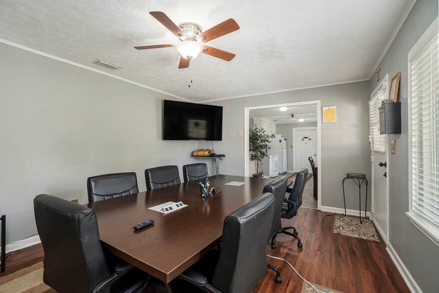 More Photos Of 7336 Lee Rd, Lithia Springs Office Residential For Sale