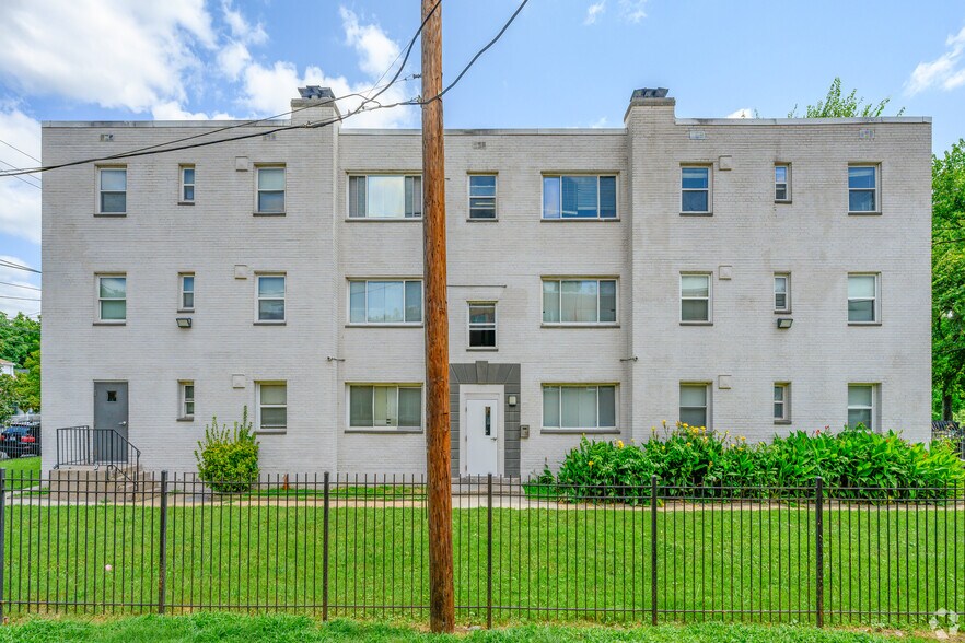 More Photos Of 129 Yuma St SE, Washington Apartments For Sale
