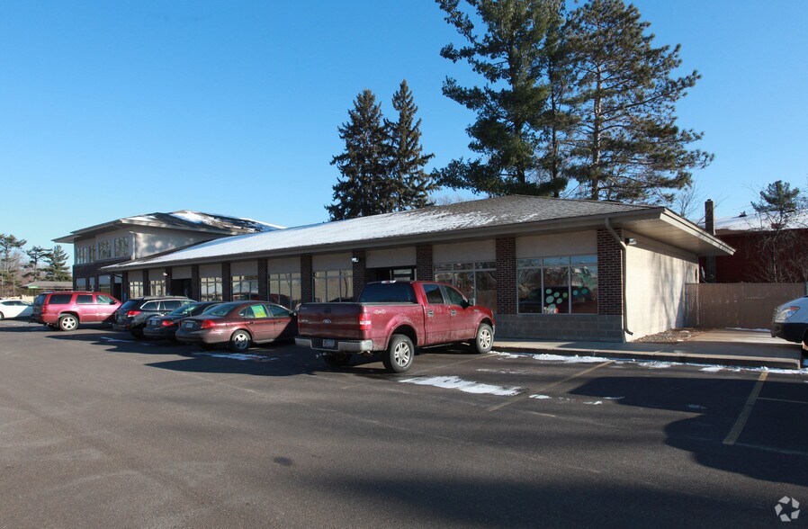 More Photos Of 6041 Main St, North Branch Medical For Lease