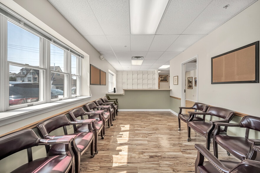 More Photos Of 815 Greenwood Ave, Jenkintown Medical For Sale