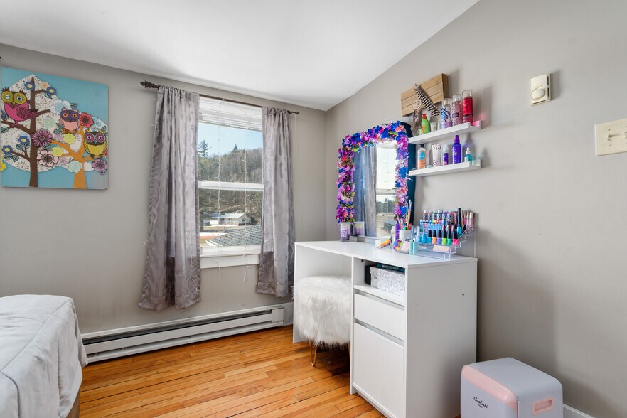 More Photos Of 13 Park Ave, Hadley Restaurant For Sale