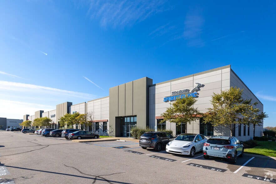 More Photos Of 633-645 Spirit Valley Central Dr, Chesterfield Warehouse For Sale