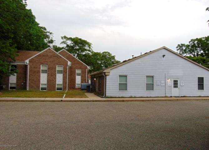 More Photos Of 56 Schoolhouse Rd, Whiting Medical For Sale
