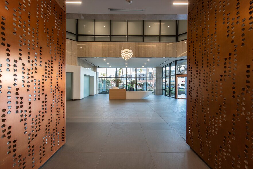 More Photos Of 2800 N Central Ave, Phoenix Office For Lease