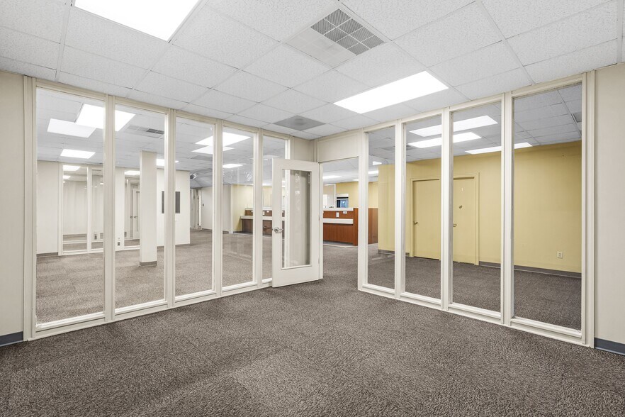 More Photos Of 704 N Cannon Blvd, Kannapolis Bank For Lease