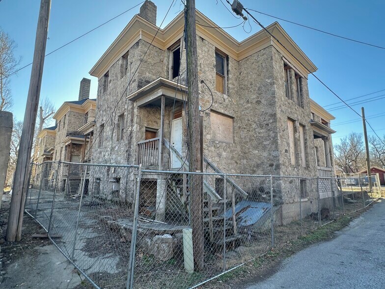 More Photos Of 801 W 1st St, Joplin Multifamily For Sale