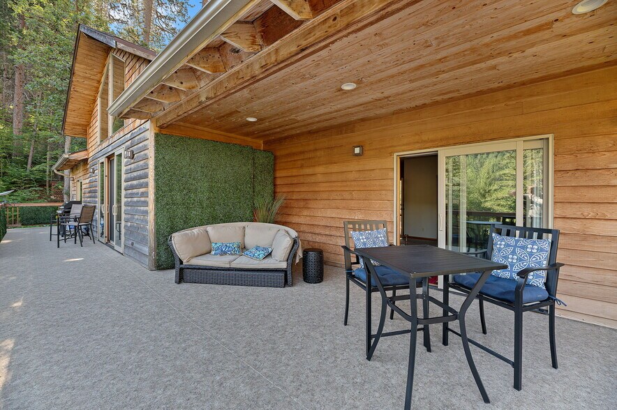 More Photos Of 10888 Rimrock Pl, Spearfish Hotel For Sale