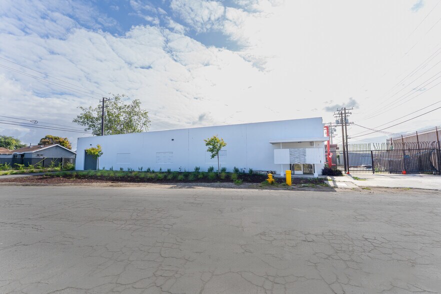 More Photos Of 2728 N Slater Ave, Compton Warehouse For Sale