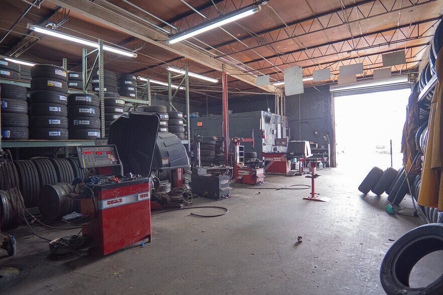 More Photos Of 5201 NW 36th Ave, Miami Light Manufacturing For Sale