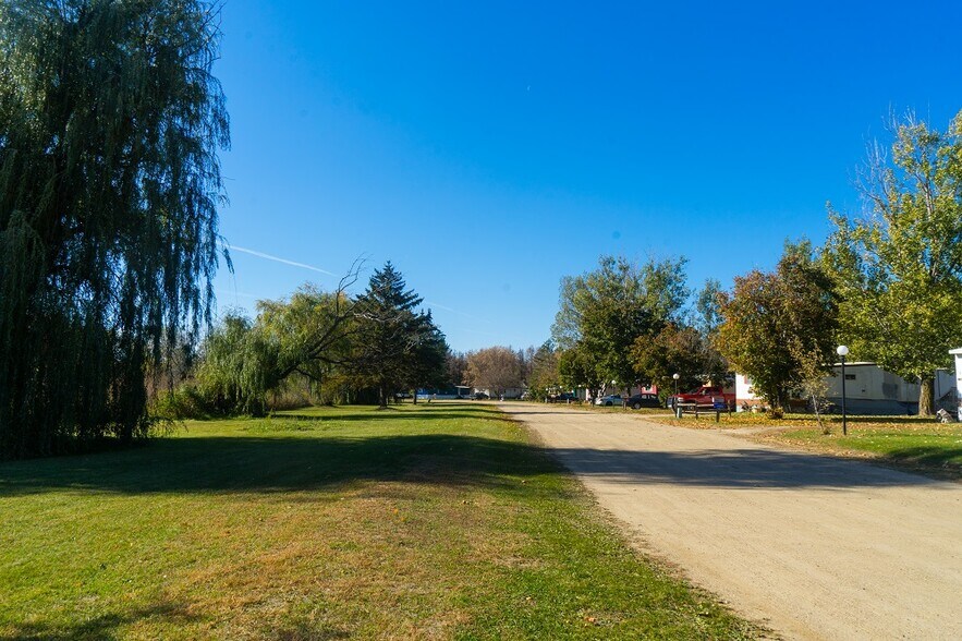 More Photos Of 102 NE Clark Dr, Verndale Manufactured Housing Mobile Home Park For Sale