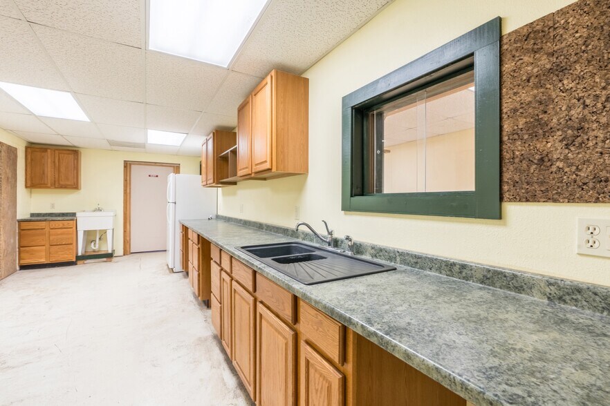 More Photos Of 1705 University Ave, Hot Springs Storefront Retail Office For Sale