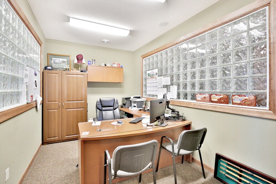 More Photos Of 2191-2195 Northdale Blvd NW, Coon Rapids Office For Sale