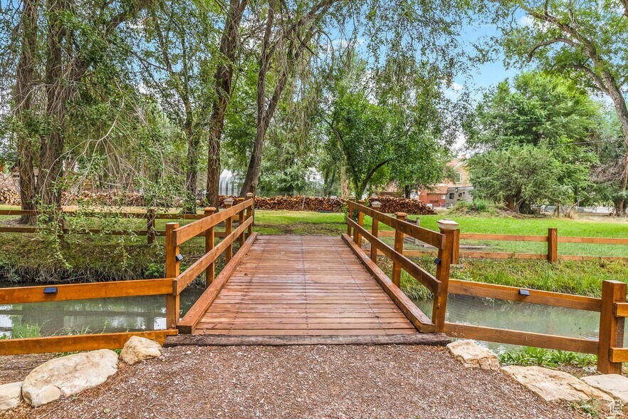 More Photos Of 21 Main St, Junction Specialty For Sale