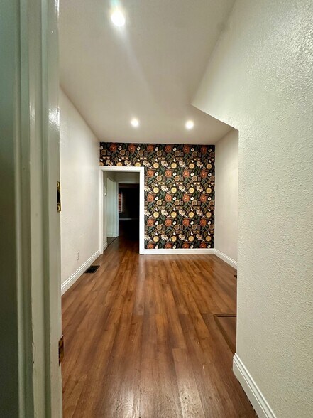 More Photos Of 348-350 Cernon St, Vacaville General Retail For Lease