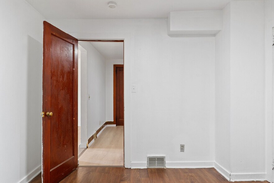 More Photos Of 301 Squires Ave, Endicott Apartments For Sale