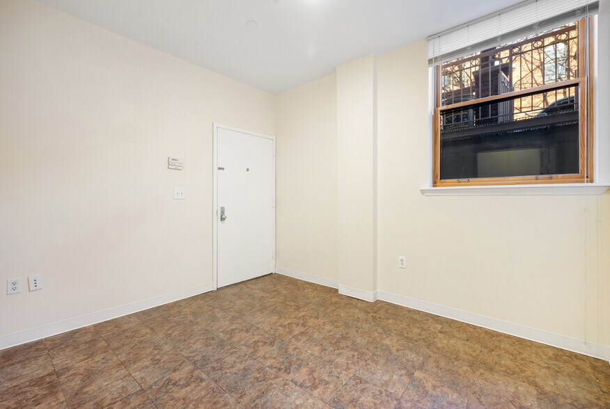 More Photos Of 406 15th St, Brooklyn Apartments For Lease