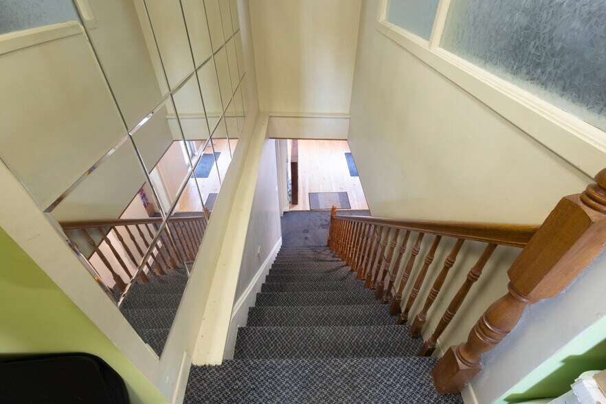More Photos Of 61 Boul Grand, L'Île-Perrot Office For Lease