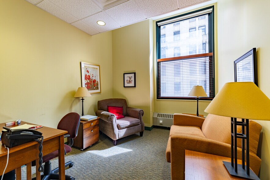 More Photos Of 50 E Washington St, Chicago Office For Sale
