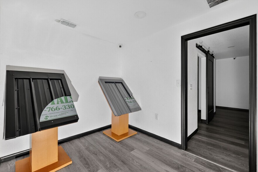 More Photos Of 1130 E North Blvd, Leesburg Freestanding For Lease