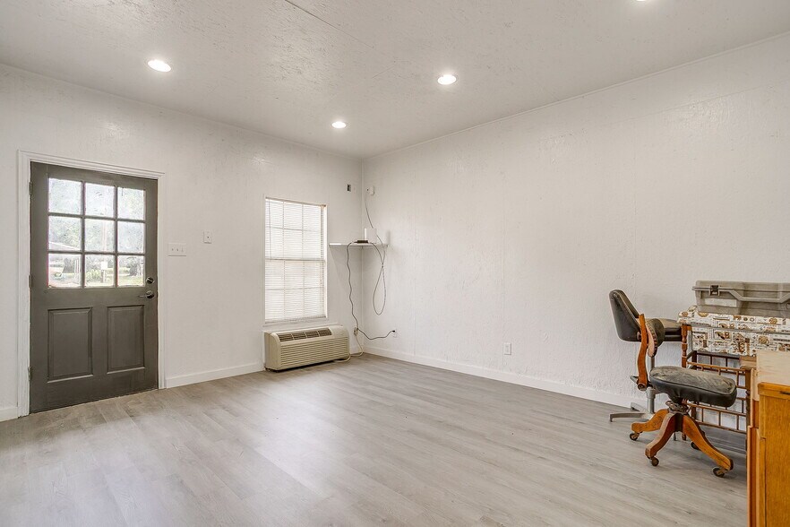 More Photos Of 1600 FM 3433, Newark Warehouse For Sale