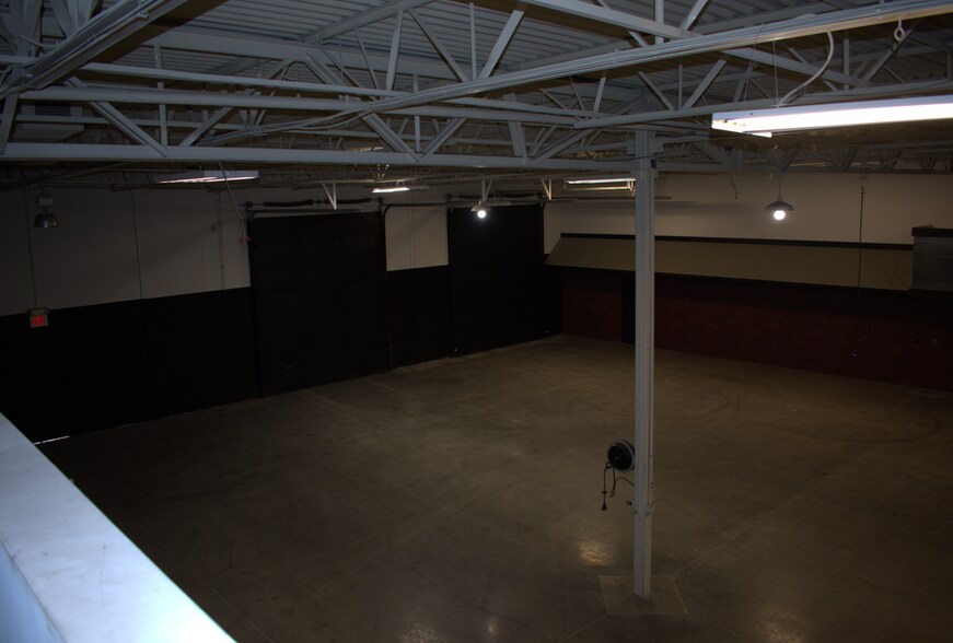 More Photos Of 296 Cayuga Dr, Mooresville Warehouse For Sale