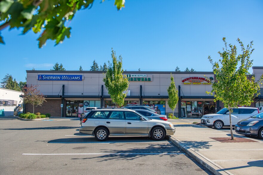 More Photos Of 15252 Aurora Ave N, Seattle General Retail For Lease