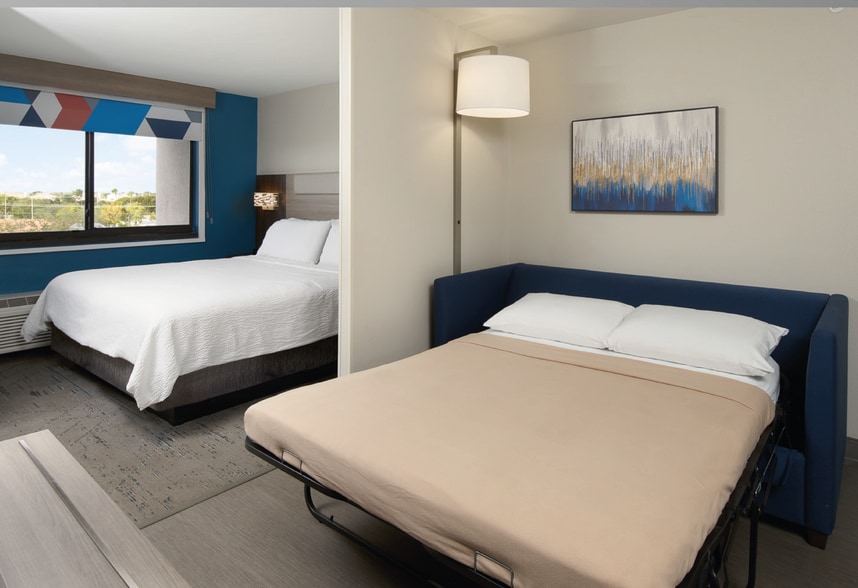 More Photos Of 11520 SW 88th St, Miami Hotel For Sale