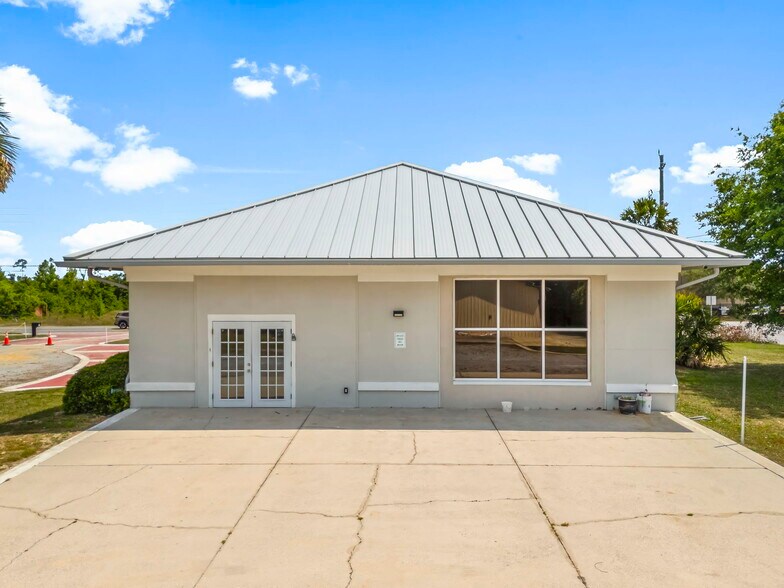 More Photos Of 5907 Sr-22, Panama City Funeral Home For Lease