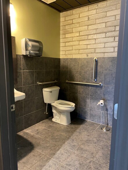 More Photos Of 6209 E State Blvd, Fort Wayne Storefront Retail Office For Sale