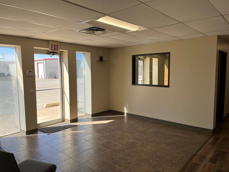 More Photos Of 11401 S Portland Ave, Oklahoma City Warehouse For Lease