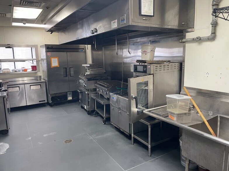 More Photos Of 200 Dauphin St, Mobile Storefront Retail Office For Lease