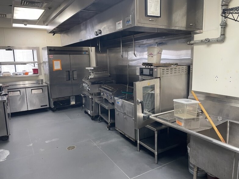 More Photos Of 200 Dauphin St, Mobile Storefront Retail Office For Lease
