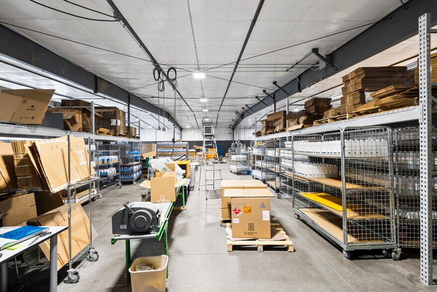 More Photos Of 110 Commercial Blvd, Flat Rock Manufacturing For Sale
